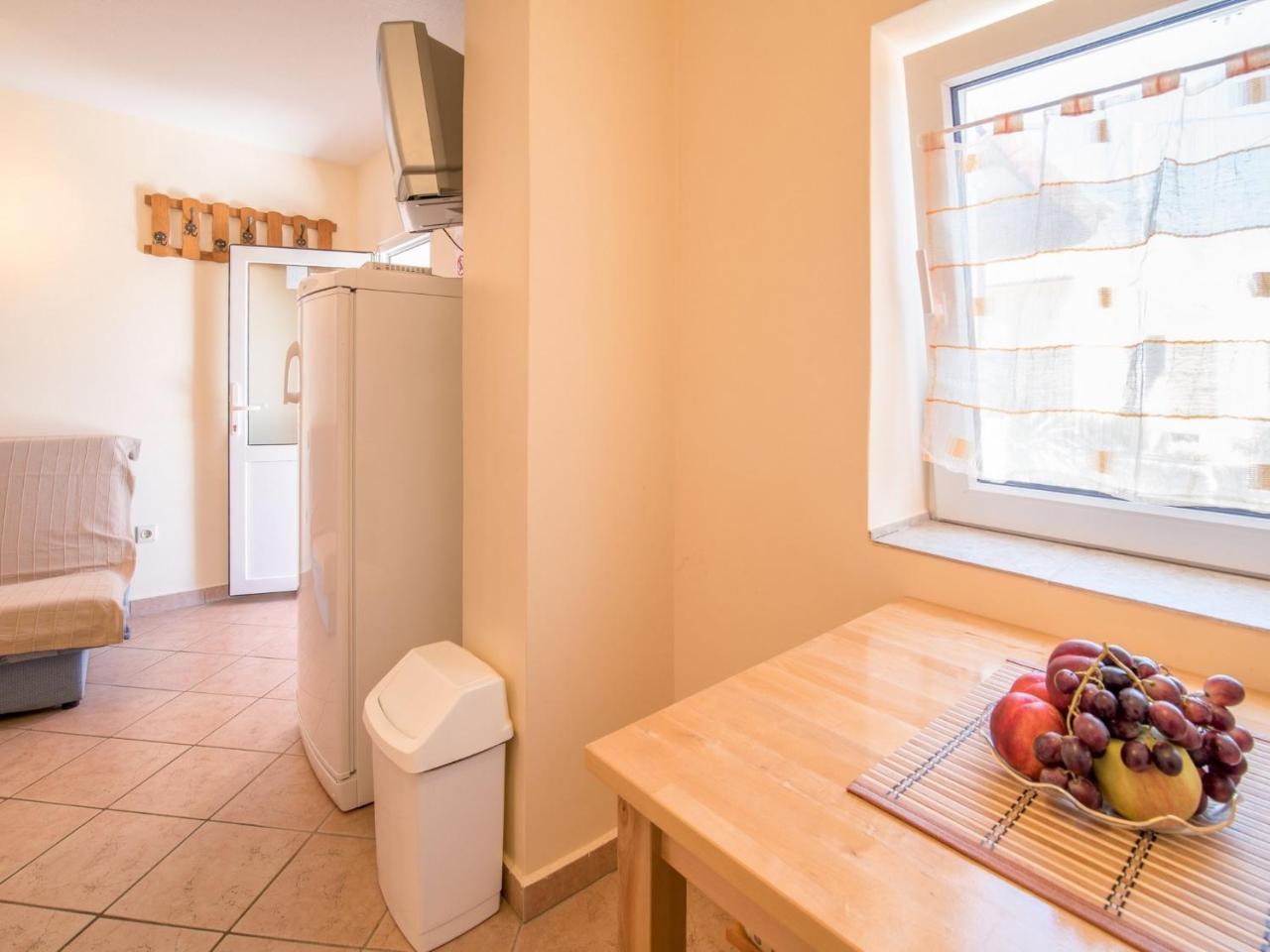 Apartment In Vrbnik/Insel Krk 13614 Экстерьер фото