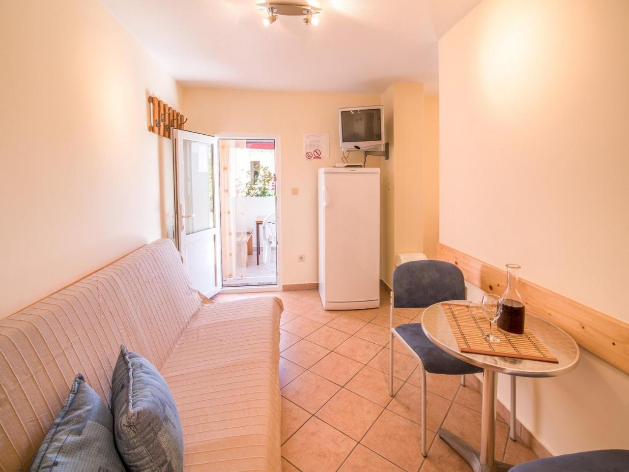Apartment In Vrbnik/Insel Krk 13614 Экстерьер фото